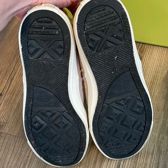 Converse Women's Blush Pink Sneakers mid high size 7.5 gold accents - Picture 5 of 9